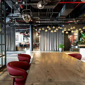4* فندق Radisson Red Brussels